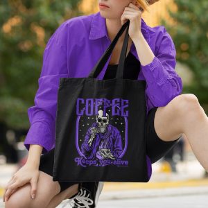 Coffee Keeps You Alive-Baumwolltasche-Schwarz