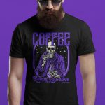 Coffee Keeps You Alive-Herren-Shirt-Schwarz